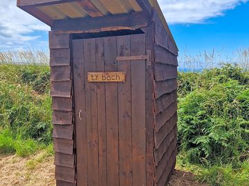 Composting toilet