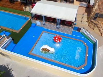 Children pool