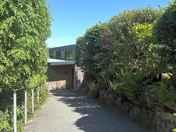 Walkway to facilities