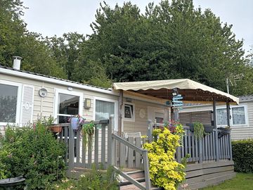 Devanture du mobil-home Panais
