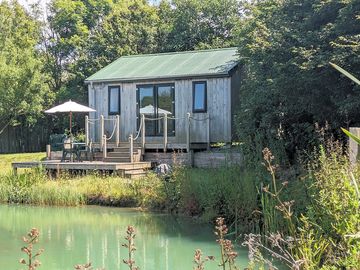 Woodpecker cabin