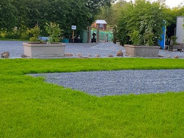 5 fully serviced pitches available