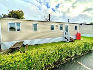Classic 4 bed outside
