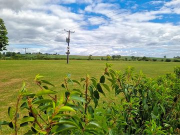 Surrounded by beautiful scenery in the lincolnshire countryside.