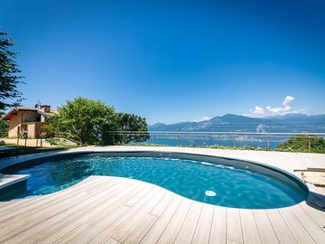 Piscina all'aperto