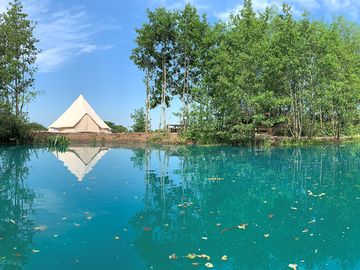 Secluded spots by private lake