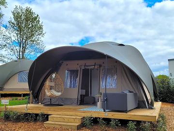 Glamping lodge with decking
