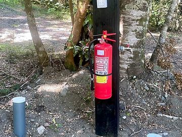 Electric hook-up with fire safety features