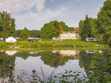 Pitches by the chateau