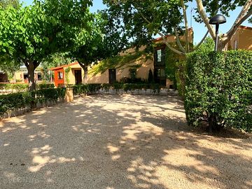 Pool, bar-restaurant, playground, football pitch and barbecue area