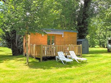 Two-bed cottage under the trees