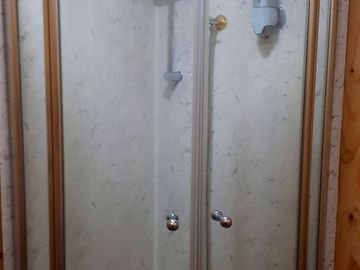 Shower unit