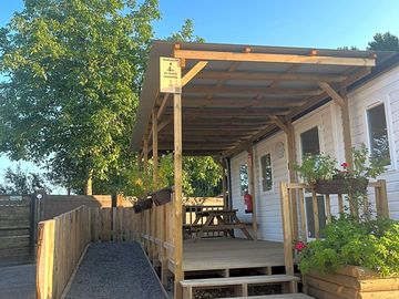 Accessible bungalow with a patio