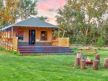 Firepit circle and picnic bench