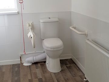 New easy access wheelchair friendly wash room and toilet