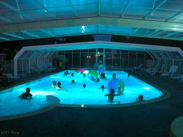 Swimming pool open until late