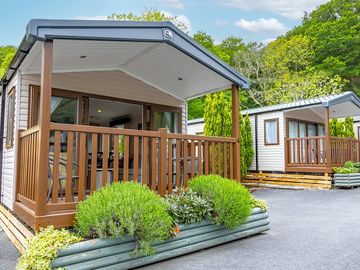 Luxury caravan with hot tub