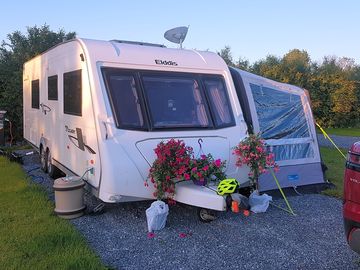 Fully-serviced grass and gravel touring pitch