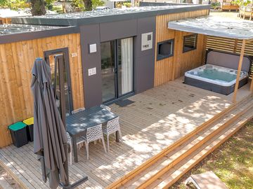 Terrace with hot tub