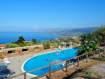 View of the pool and the coast