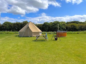 Your bell tent and hot tub layout