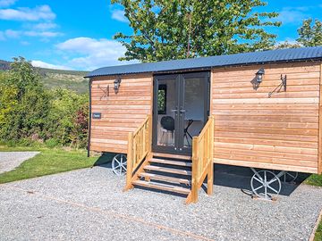 Owain Shepherd hut
