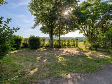 EMPLACEMENTS SPACIEUX