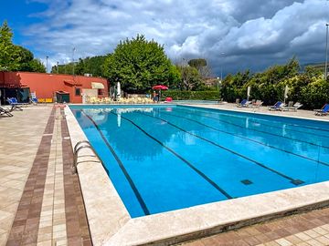 Pool and paddling pool