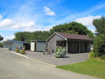 Log cabin facilities