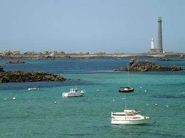 Take a boat trip to the lighthouse of île vierge from the harbour 10 minutes away