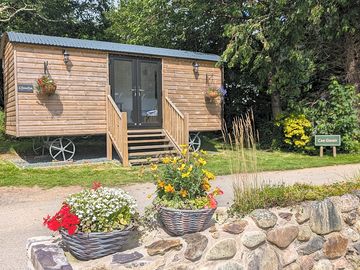 Llywelyn Shepherd Hut
