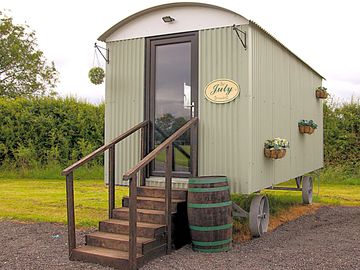 Premier shepherds hut