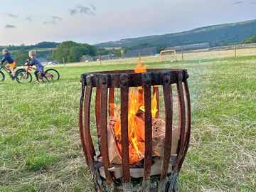 Campfire for keeping warm