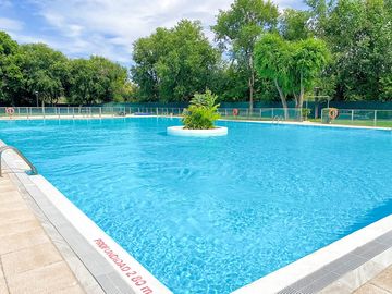 Open-air pool