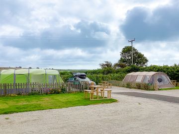 Deluxe pitch with gravel and grass