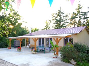 Communal area with ping pong table and barbecue