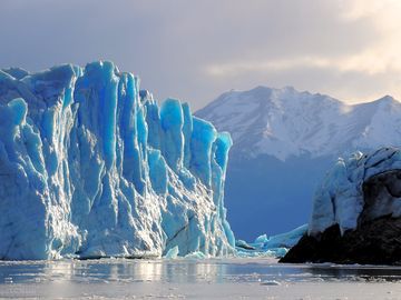 The campsite is not far from the perito moreno