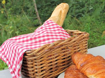 Breakfast delivery to your pitch