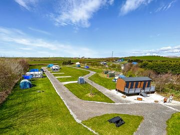 Non Electric Field / Showers and Toilets