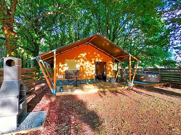 Exterior tent