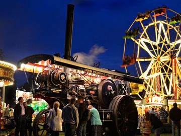 Showman's engine and ferris wheel