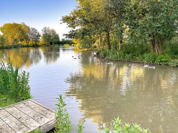 Hawthorn lake