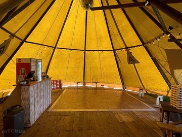 Camp lion lodge bar