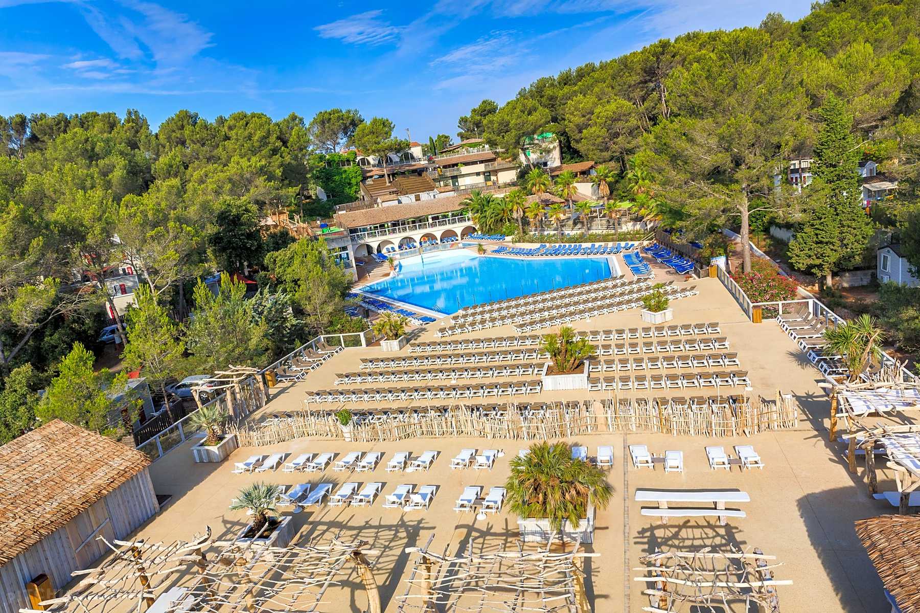 Frantheor Sur Camping Holiday Green Frejus Pitchup