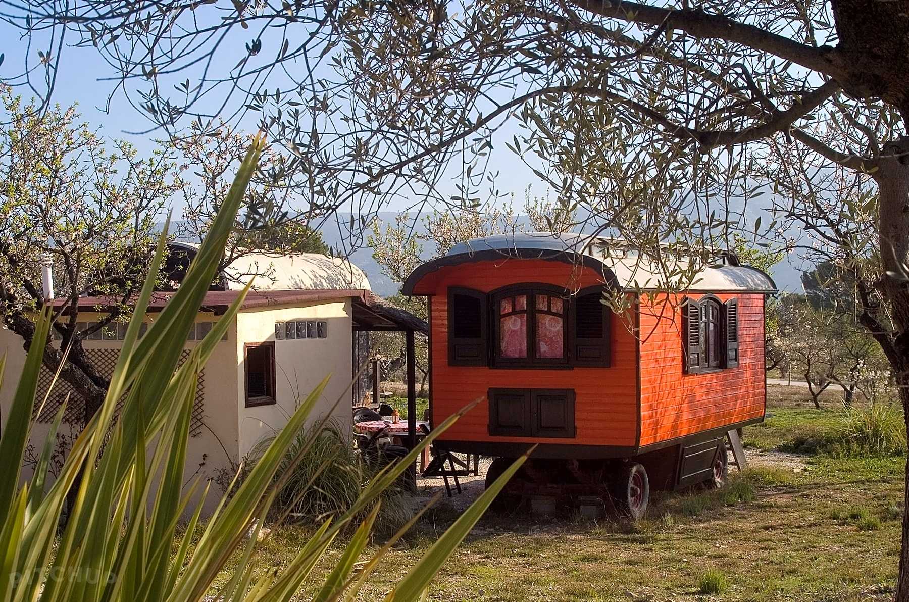 Casa Del Mundo Tibi Pitchup