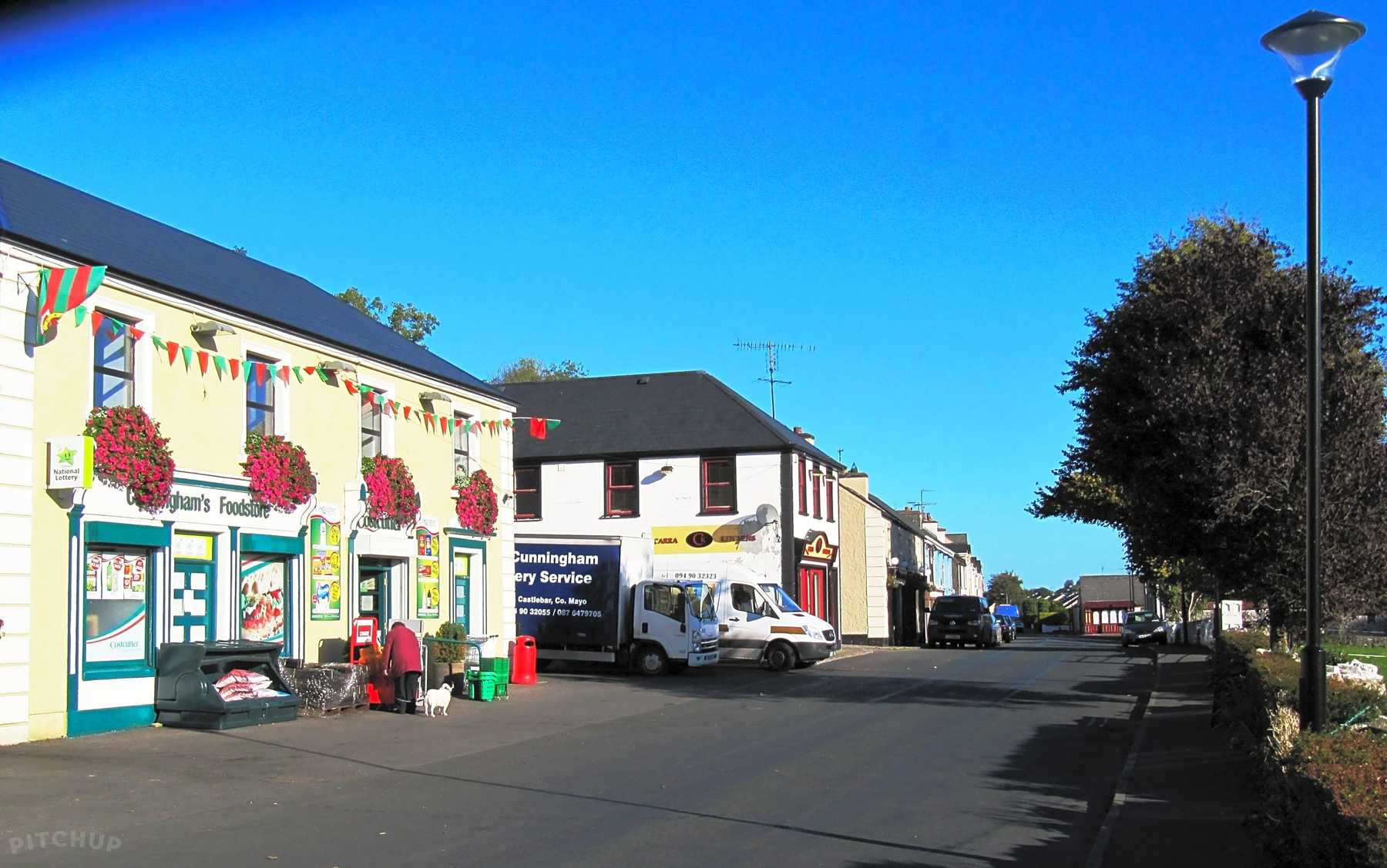 Find the nearest sports bars and pubs in Castlebar showing sports live on TV with The local lads and lasses are supremely friendly and will serve up plenty of Sports Bar Castlebar | Castlebar Pubs | Pub Finder - MatchPint