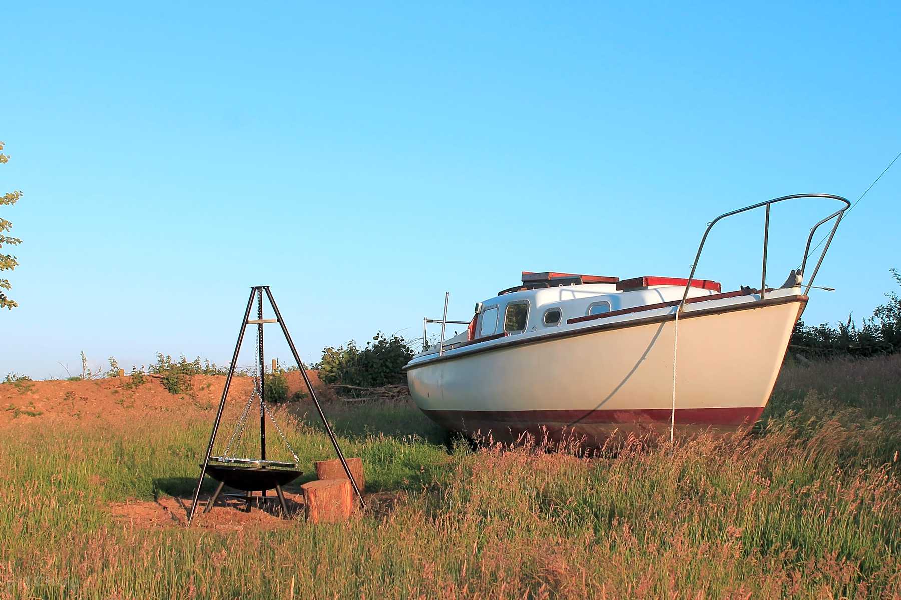 Sea Spray - Discover This Quirky Glamping Hidden Gem in North Devon