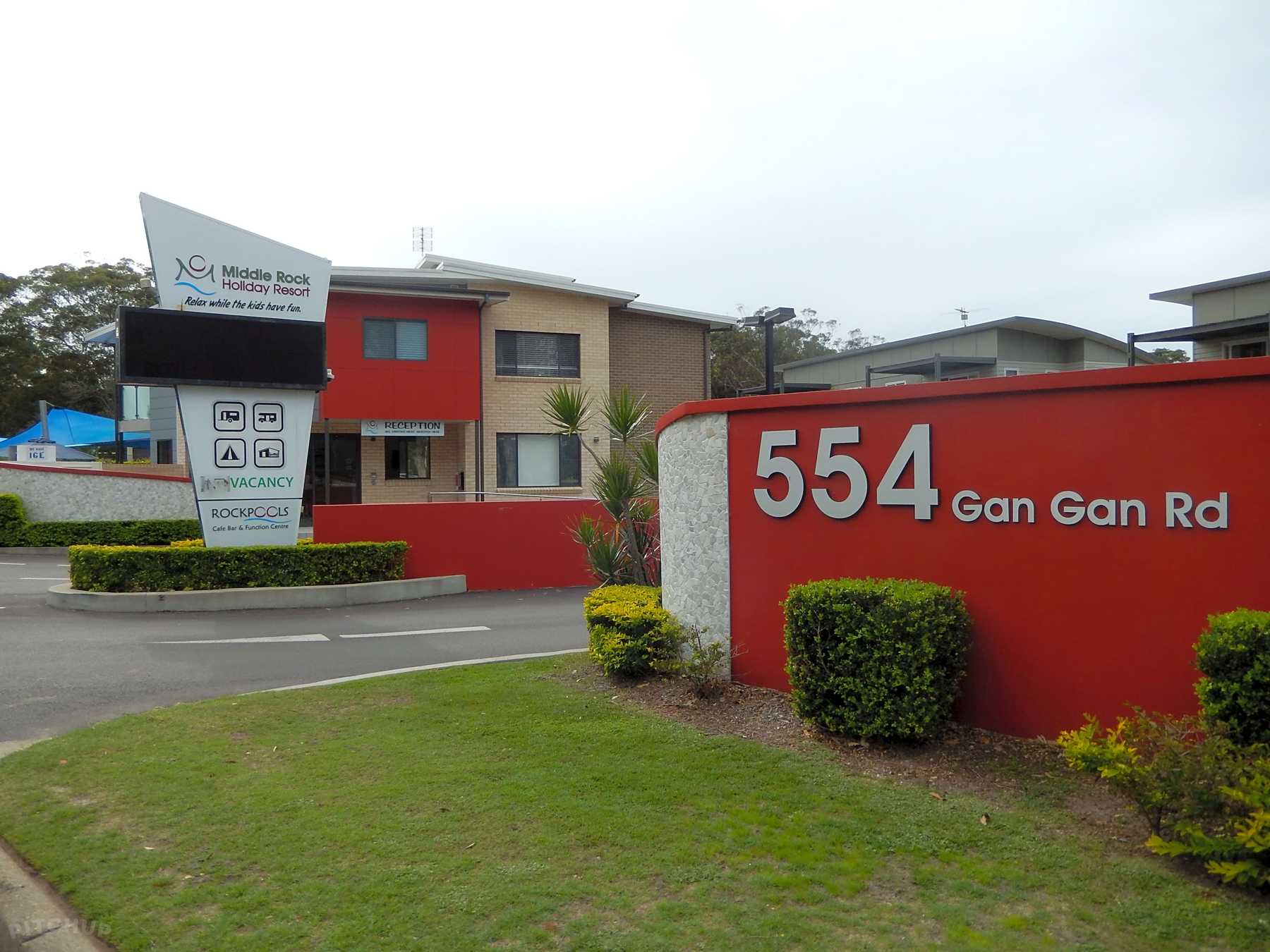 Middle Rock Holiday Resort One Mile Pitchup