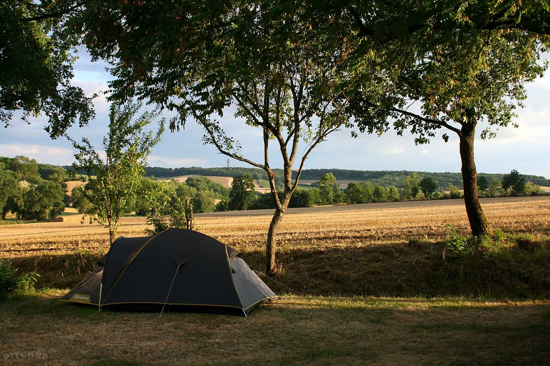 Camping Domaine Les Angeles Cezan Tarifs 2020 Pitchup