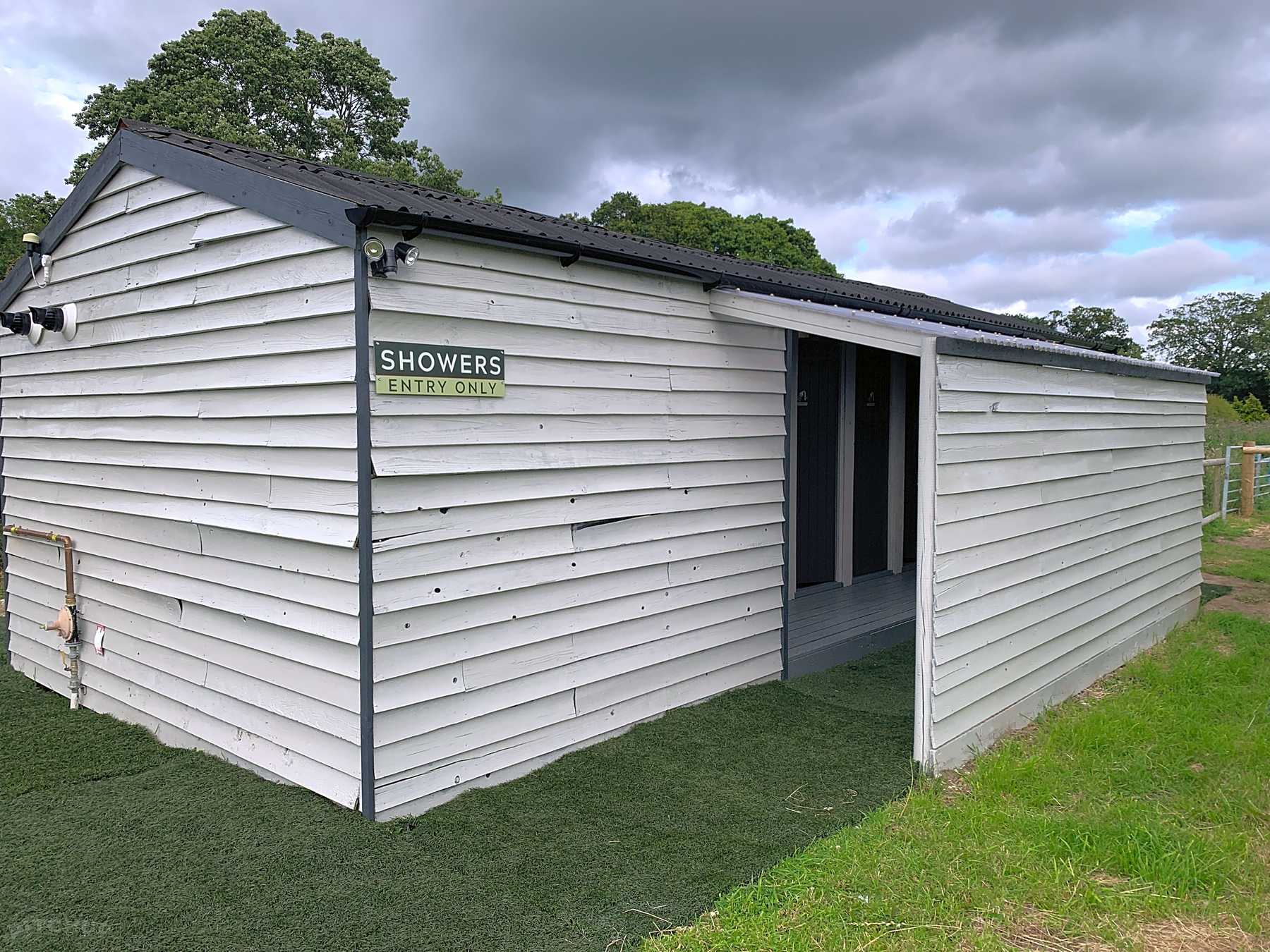 The Walled Garden Campsite Moreton Updated 2021 Prices Pitchup